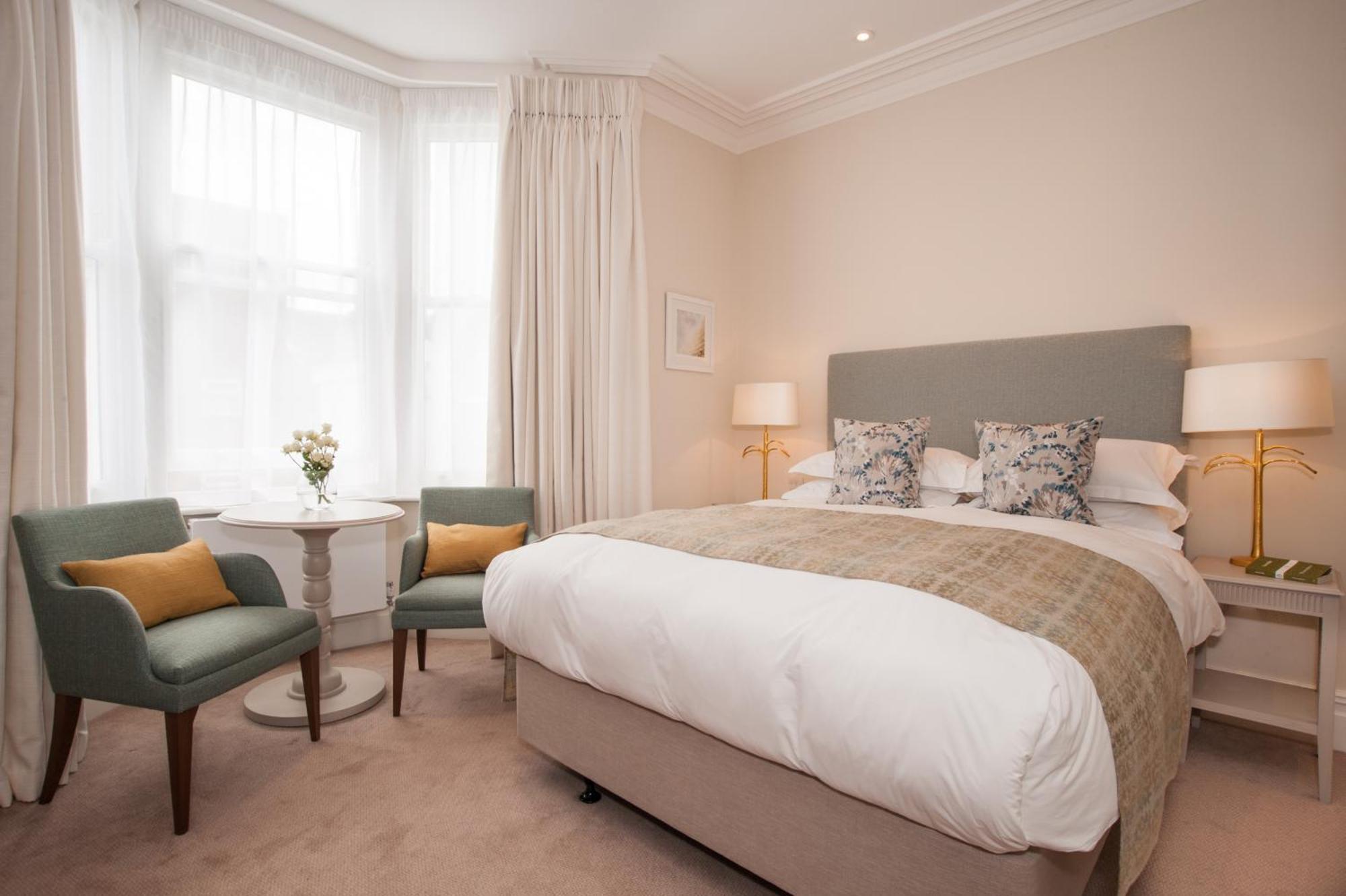 The Charm Brighton Boutique Hotel & Spa Exterior photo A bedroom at the hotel