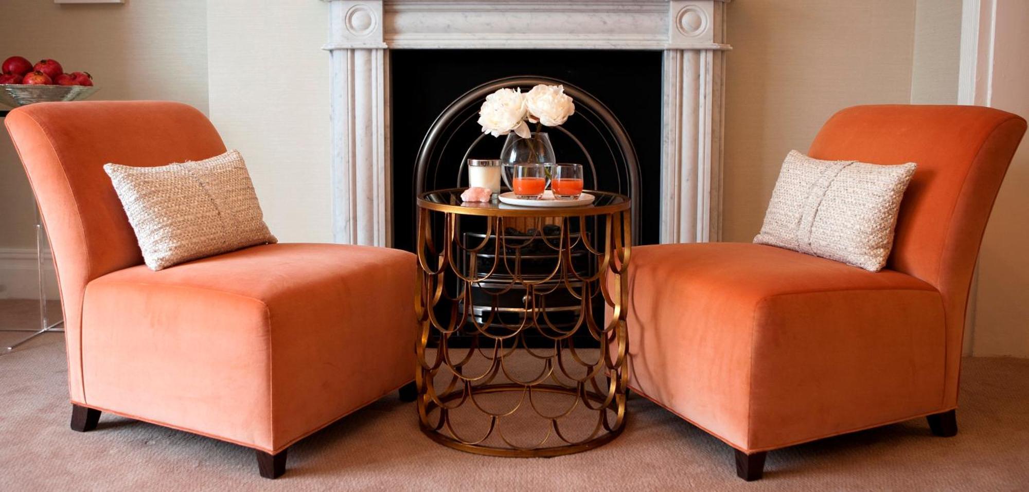 The Charm Brighton Boutique Hotel & Spa Exterior photo A side table